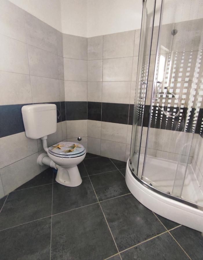Three Lions Apartment Number 2 بولا المظهر الخارجي الصورة